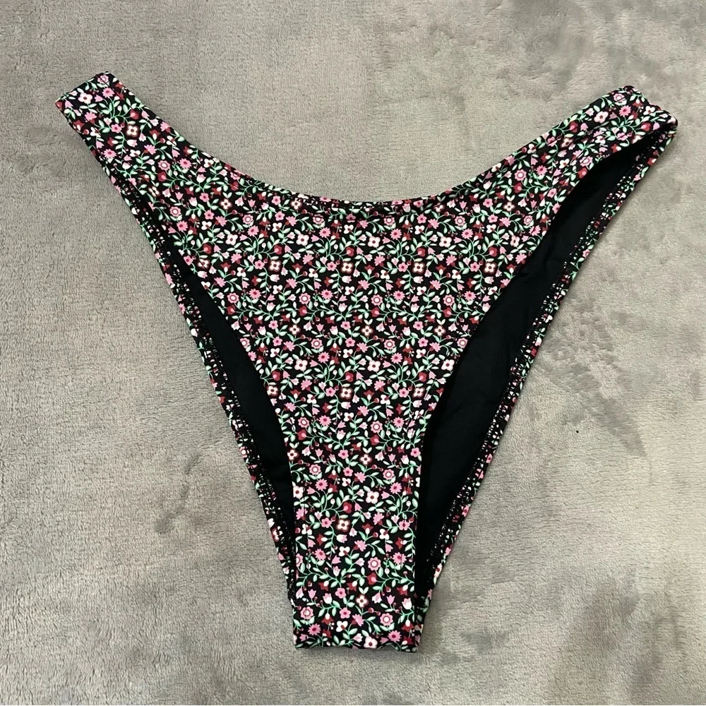 New! Frankie’s Bikinis Dove Classic Bikini Bottom black floral 10693